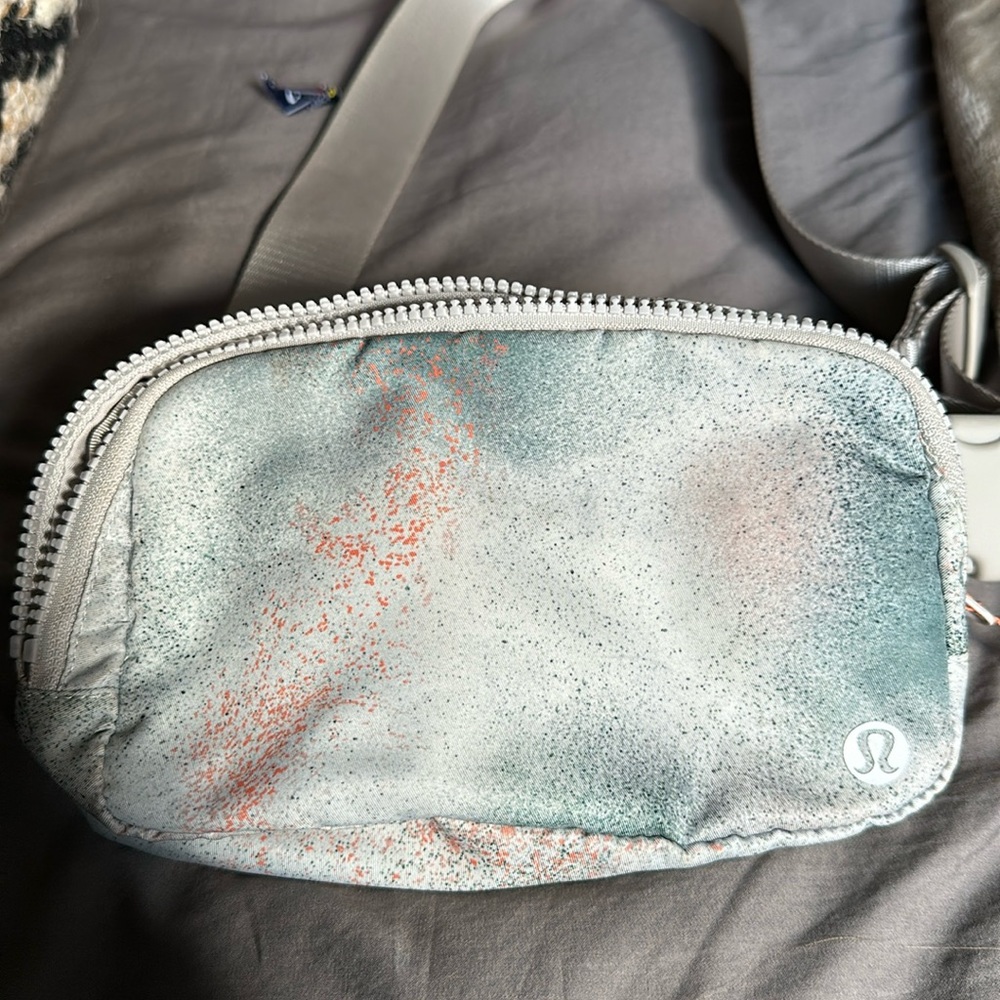 Lululemon Camo Spray Everywhere Belt Bag 1L